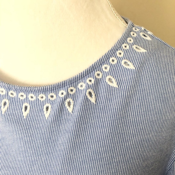 J.Jill Blue Short-Sleeve Top w/ White Pattern, XL - Picture 3 of 8